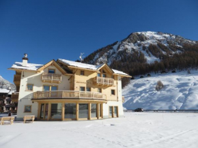 Отель Ecohotel B&B Chalet des Alpes Livigno  Ливиньо